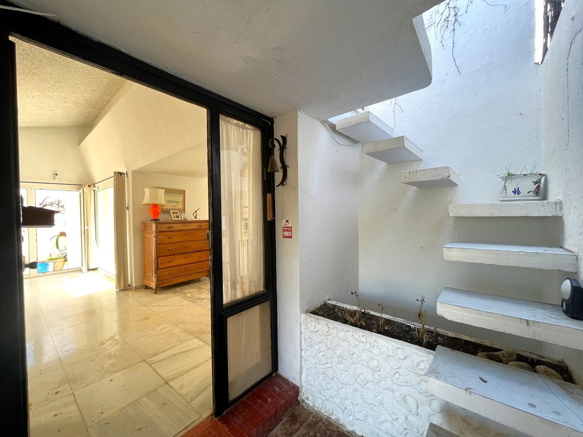 Se vende Villa - Chalet de 5 dormitorios en Costa Del Sol, Málaga, España