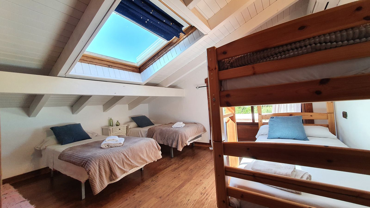 Se vende Finca - Cortijo de 11 dormitorios en Costa Del Sol, Málaga, España