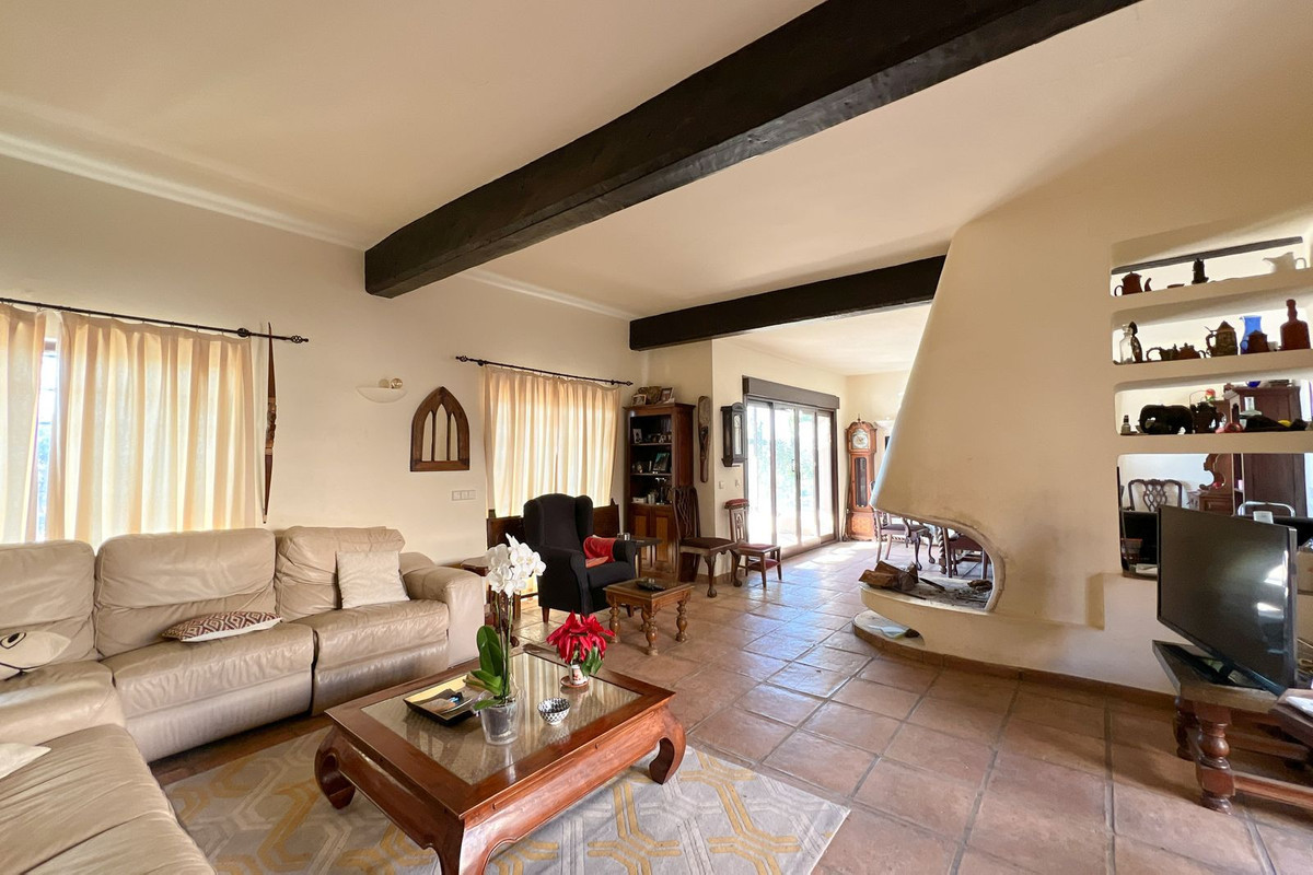 4 Bed Townhouse for sale in Estepona Costa Del Sol, Málaga, Spain