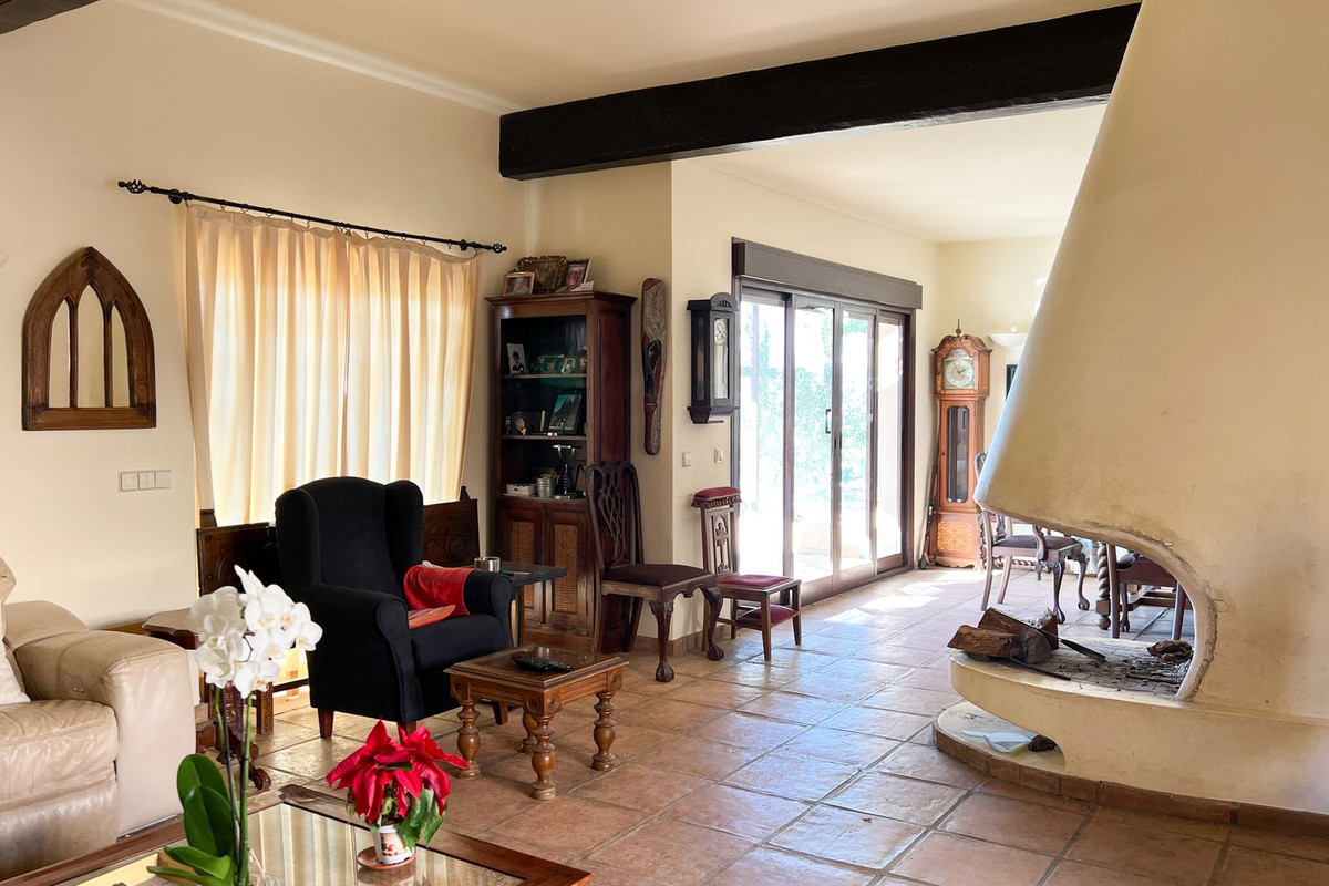 4 Bed Townhouse for sale in Estepona Costa Del Sol, Málaga, Spain