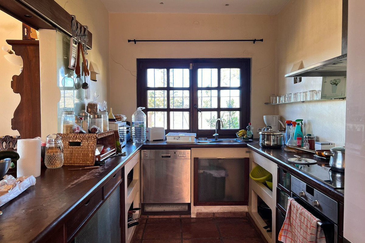 4 Bed Townhouse for sale in Estepona Costa Del Sol, Málaga, Spain