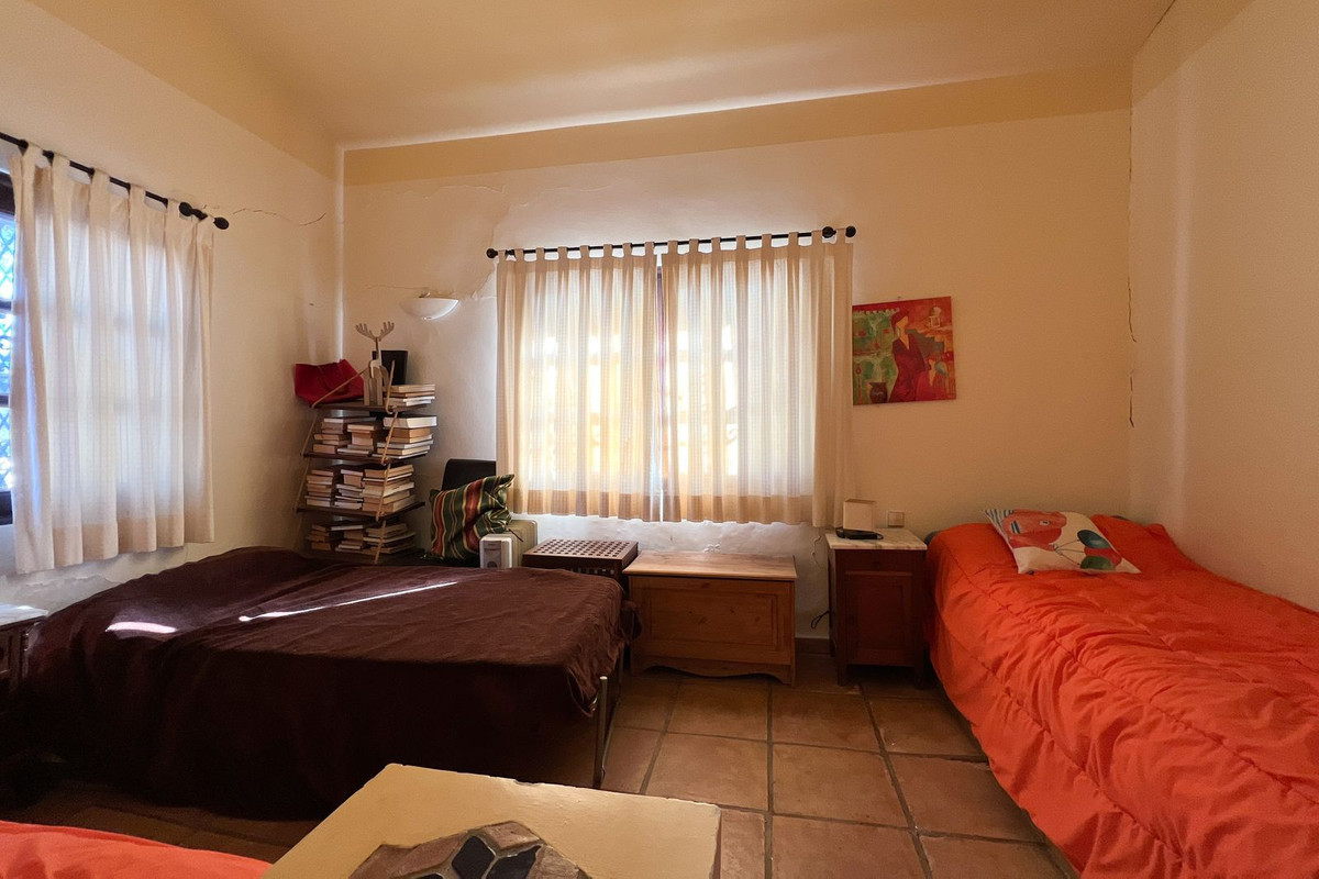 4 Bed Townhouse for sale in Estepona Costa Del Sol, Málaga, Spain