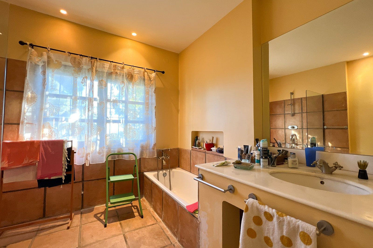 4 Bed Townhouse for sale in Estepona Costa Del Sol, Málaga, Spain