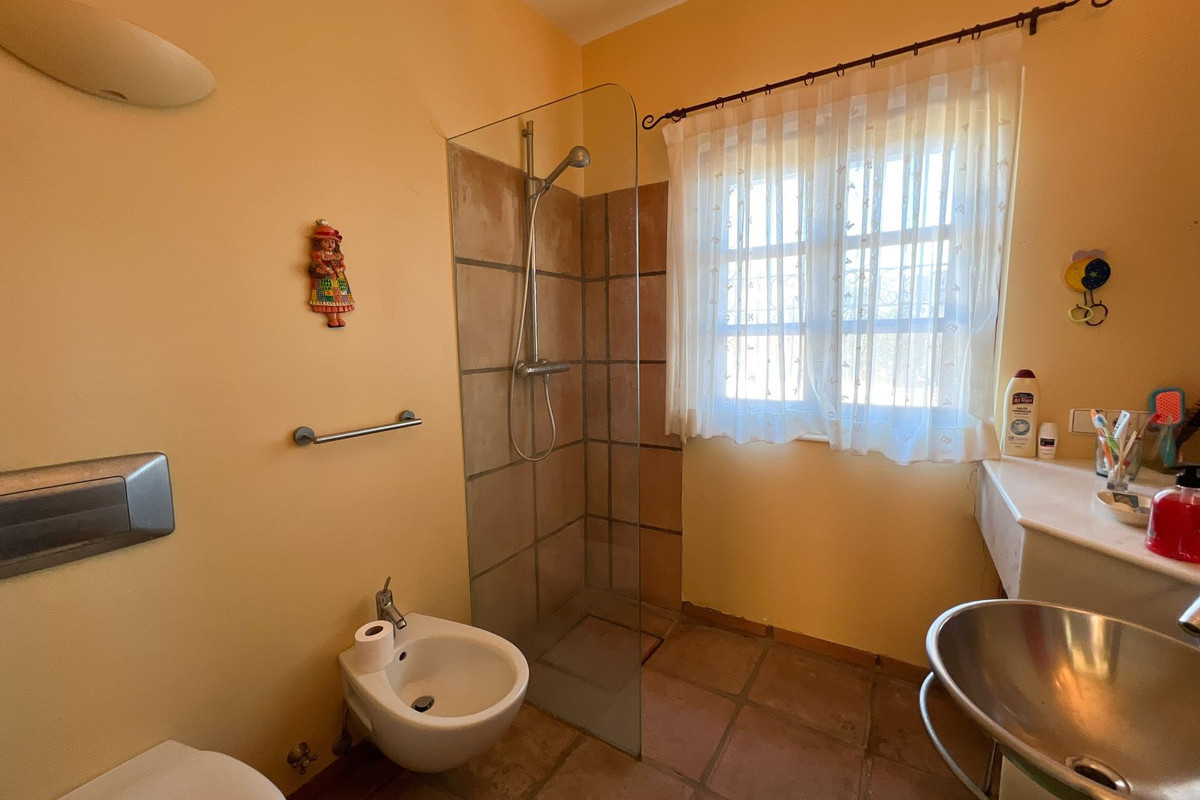 4 Bed Townhouse for sale in Estepona Costa Del Sol, Málaga, Spain