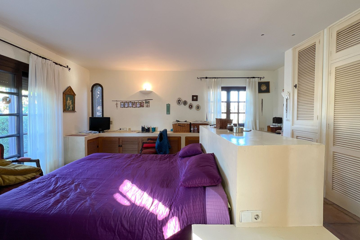 4 Bed Townhouse for sale in Estepona Costa Del Sol, Málaga, Spain