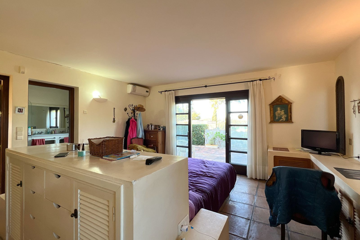 4 Bed Townhouse for sale in Estepona Costa Del Sol, Málaga, Spain