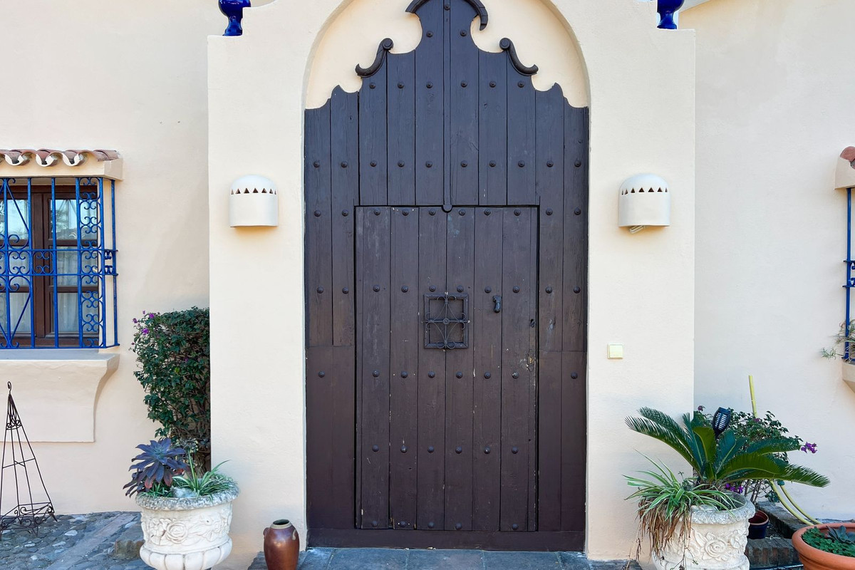 4 Bed Townhouse for sale in Estepona Costa Del Sol, Málaga, Spain