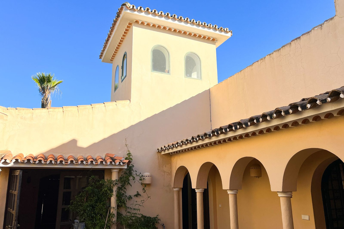 4 Bed Townhouse for sale in Estepona Costa Del Sol, Málaga, Spain
