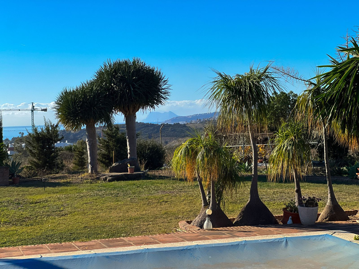4 Bed Townhouse for sale in Estepona Costa Del Sol, Málaga, Spain