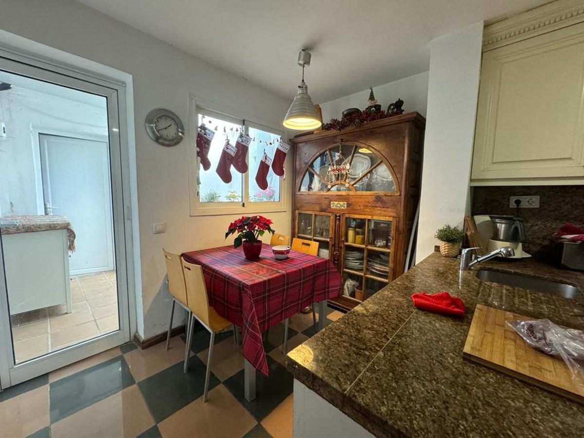 4 Bed Townhouse for sale in Nueva Andalucía Costa Del Sol, Málaga, Spain