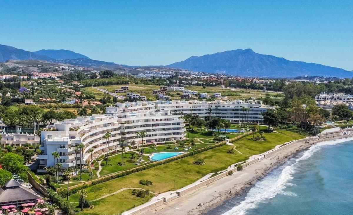 3 Bed Apartment for sale in Estepona Costa Del Sol, Málaga, Spain