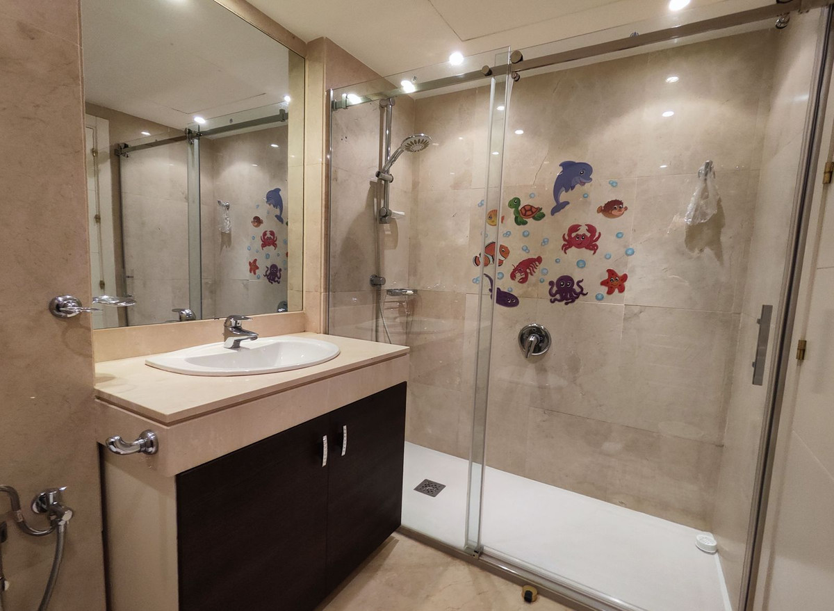 3 Bed Apartment for sale in Estepona Costa Del Sol, Málaga, Spain