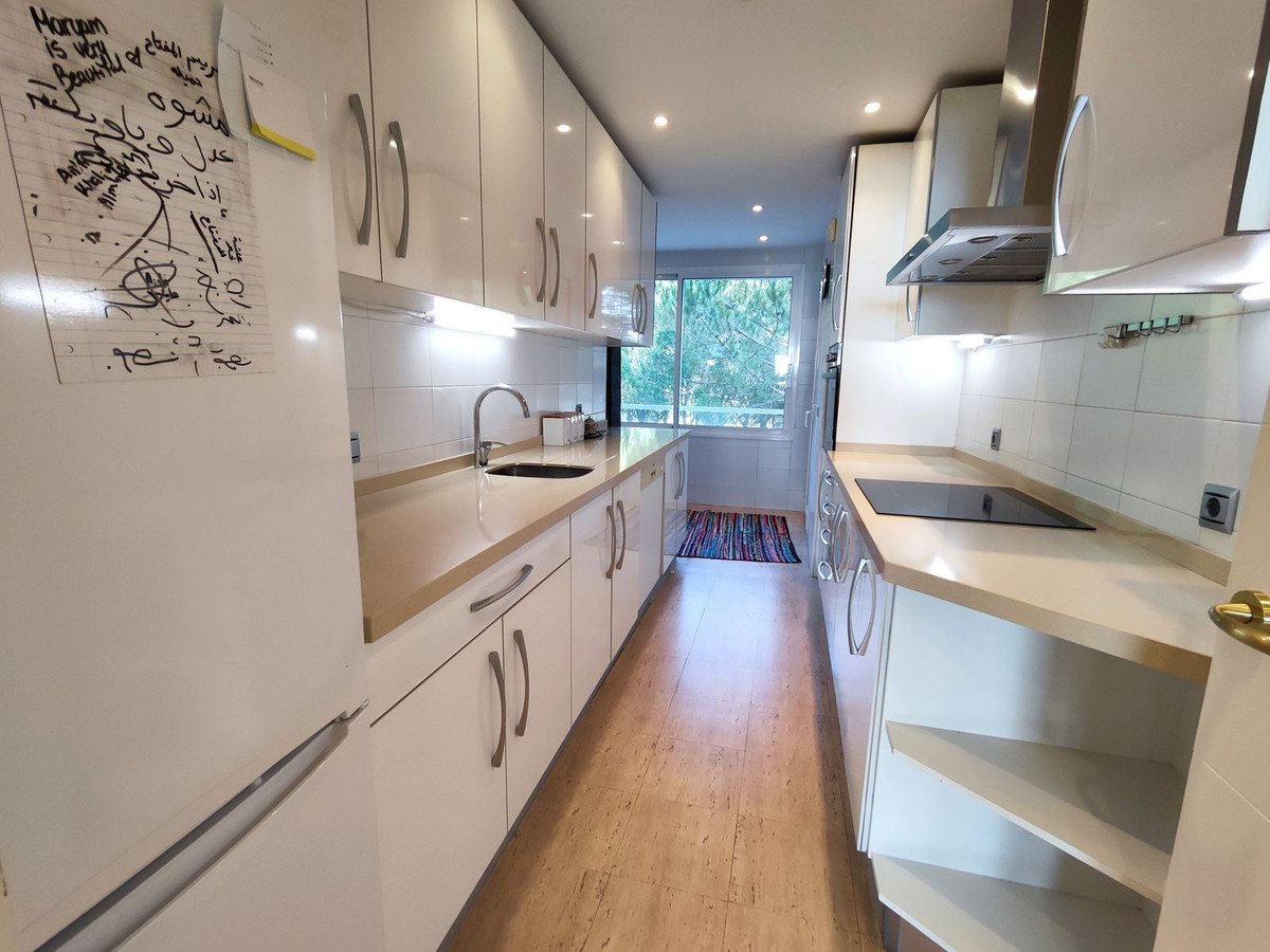 3 Bed Apartment for sale in Estepona Costa Del Sol, Málaga, Spain