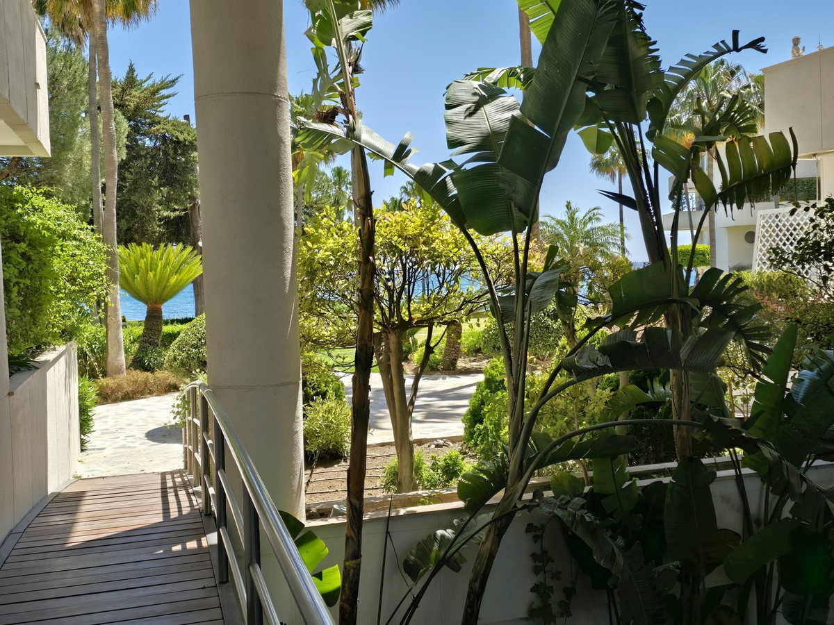 3 Bed Apartment for sale in Estepona Costa Del Sol, Málaga, Spain