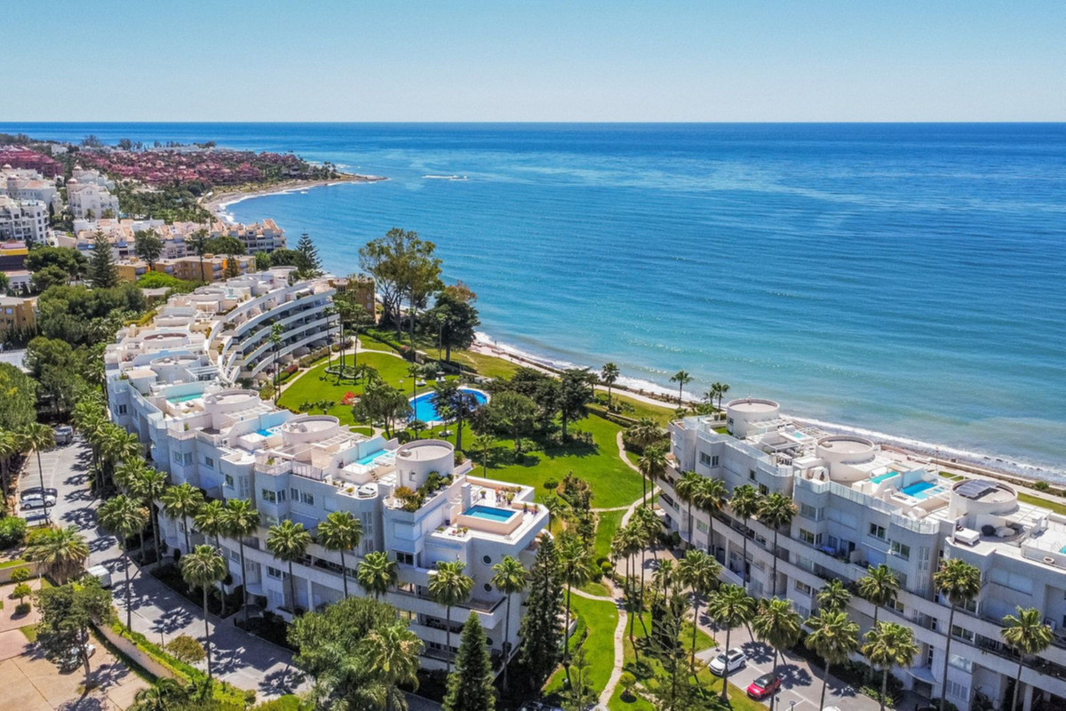 3 Bed Apartment for sale in Estepona Costa Del Sol, Málaga, Spain
