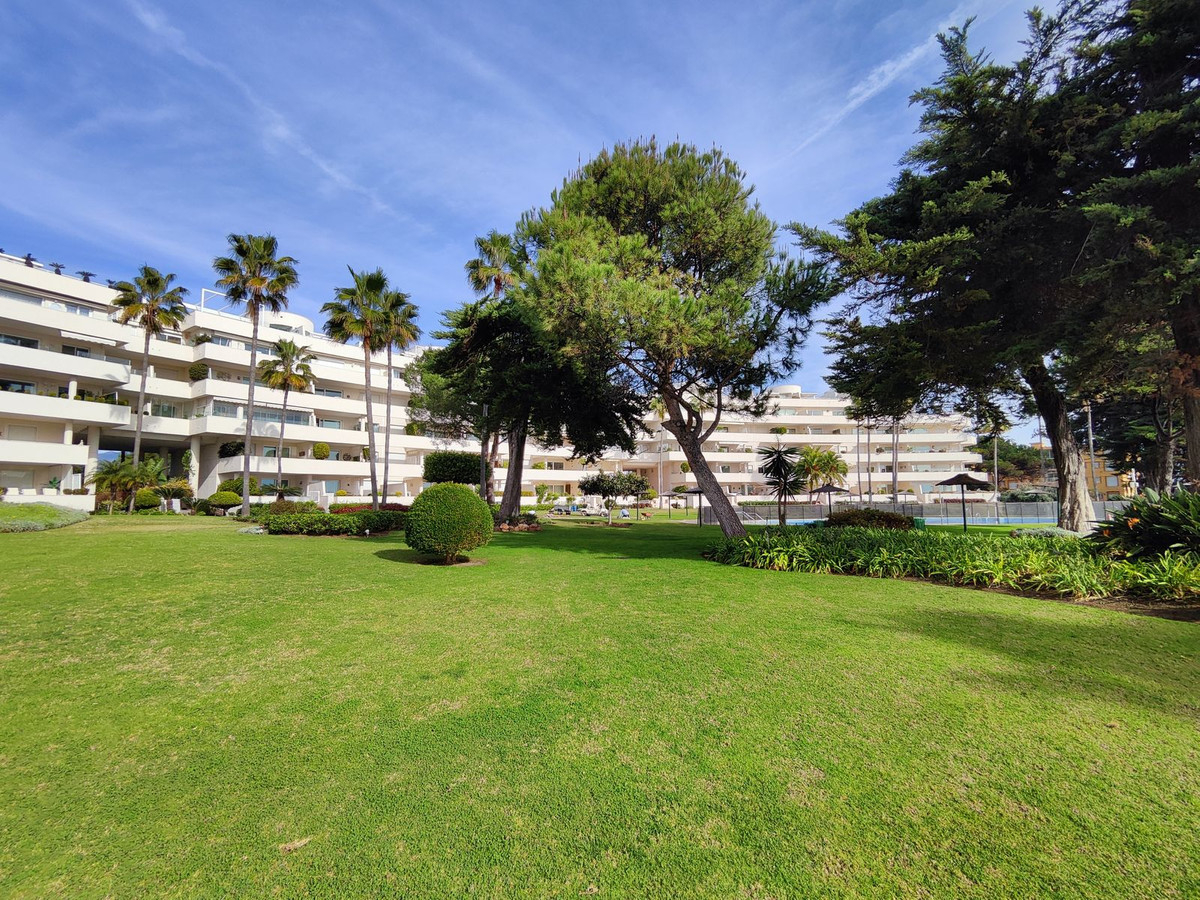 3 Bed Apartment for sale in Estepona Costa Del Sol, Málaga, Spain