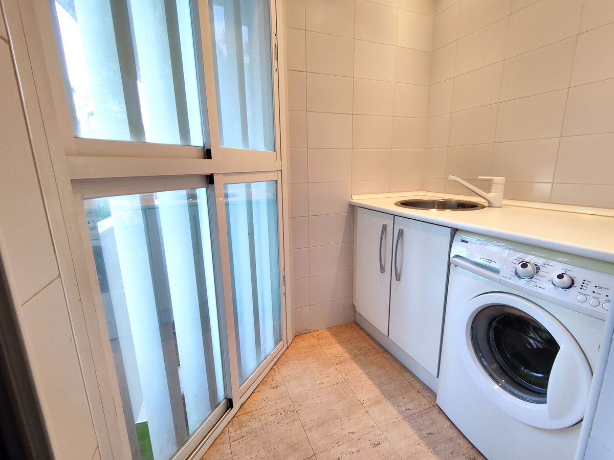 3 Bed Apartment for sale in Estepona Costa Del Sol, Málaga, Spain