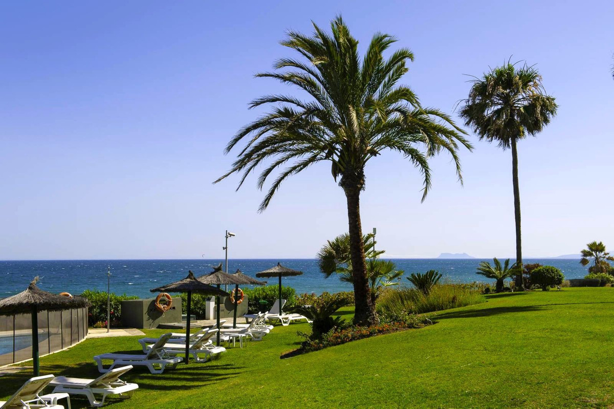 3 Bed Apartment for sale in Estepona Costa Del Sol, Málaga, Spain