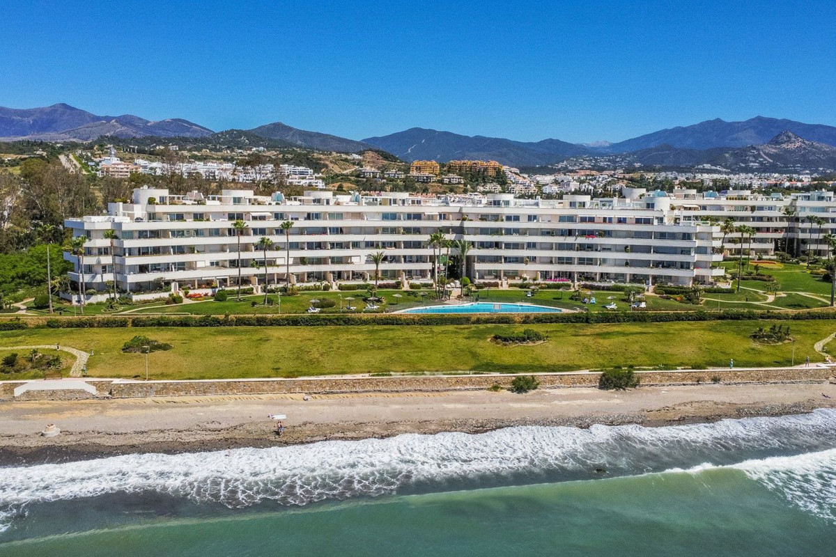 3 Bed Apartment for sale in Estepona Costa Del Sol, Málaga, Spain