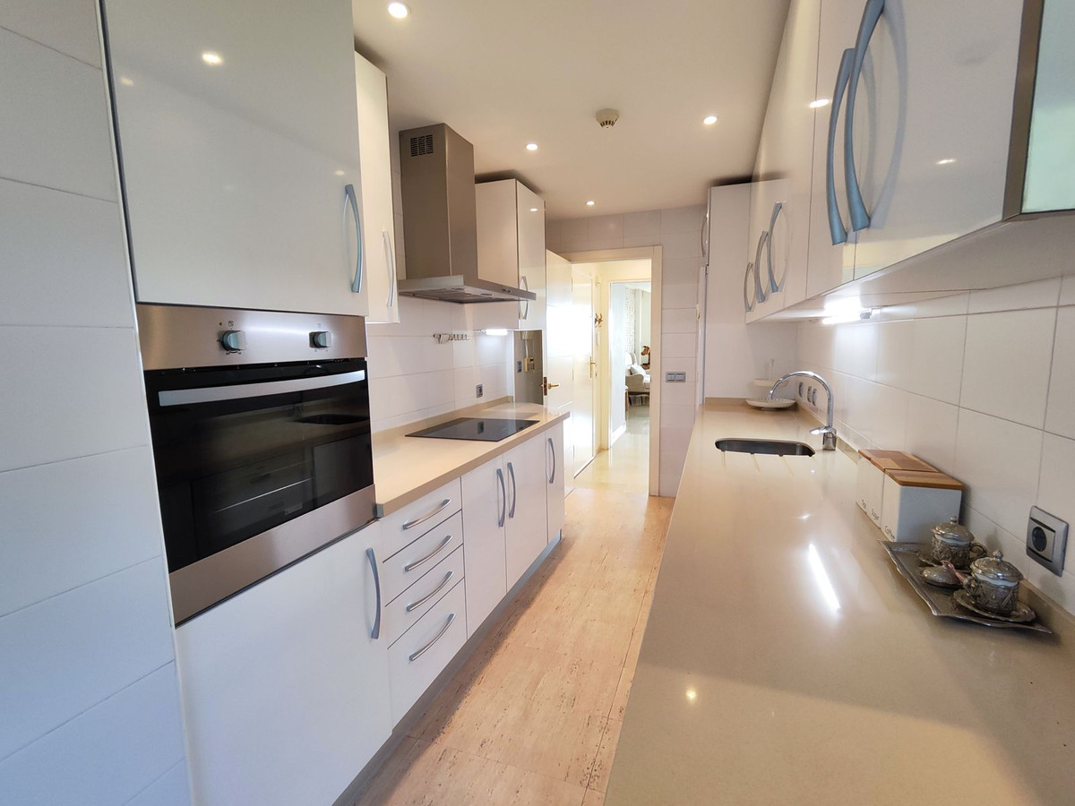 3 Bed Apartment for sale in Estepona Costa Del Sol, Málaga, Spain