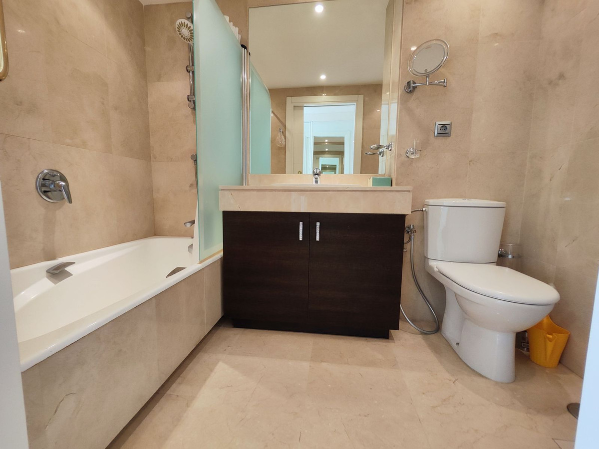 3 Bed Apartment for sale in Estepona Costa Del Sol, Málaga, Spain