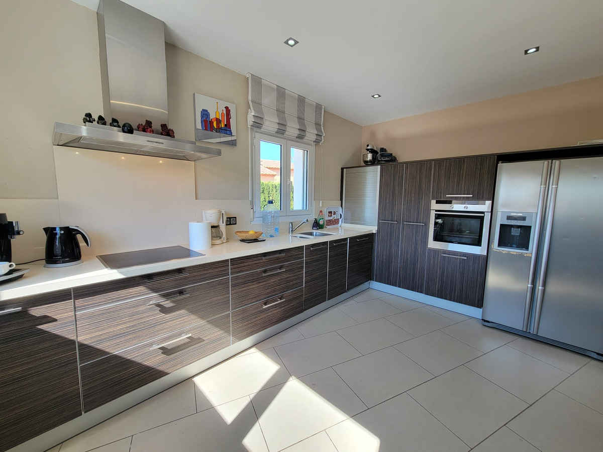 3 Bed Townhouse for sale in Calpe Costa Blanca, Alicante, Spain