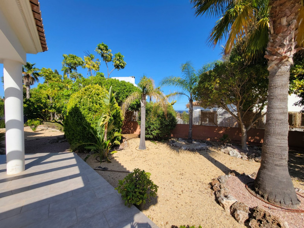 3 Bed Townhouse for sale in Calpe Costa Blanca, Alicante, Spain
