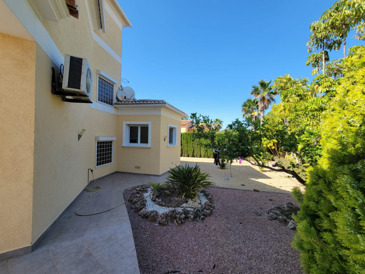 3 Bed Townhouse for sale in Calpe Costa Blanca, Alicante, Spain