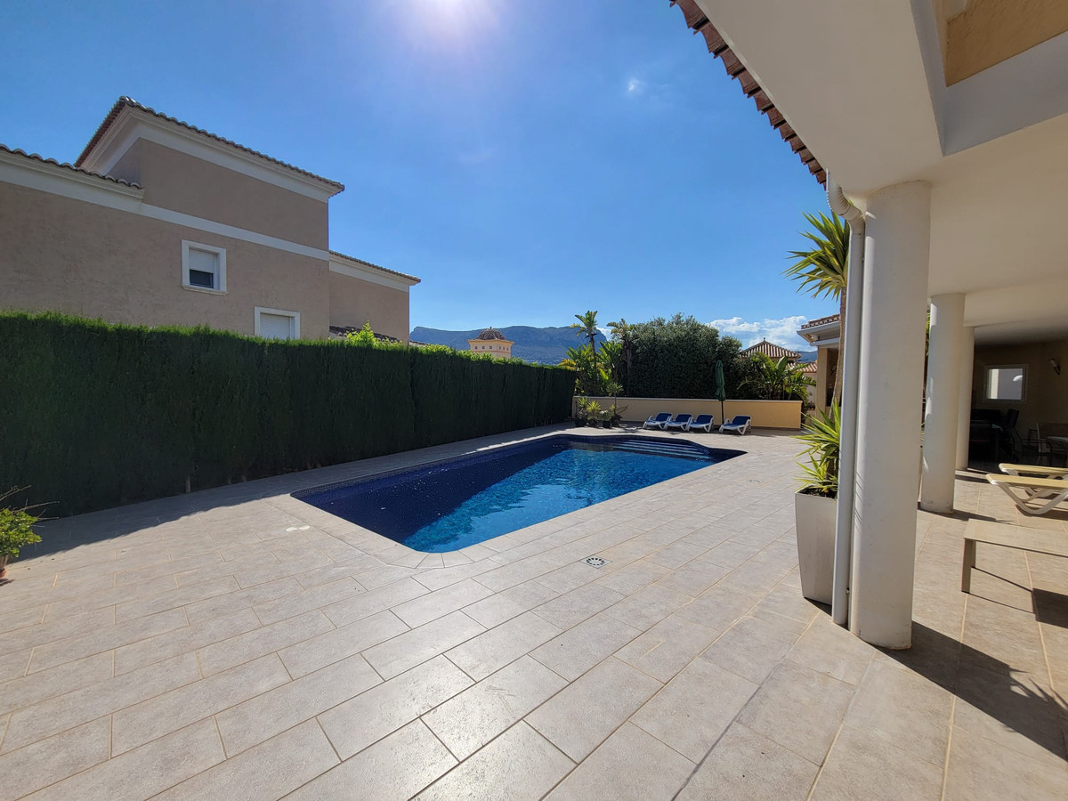 3 Bed Townhouse for sale in Calpe Costa Blanca, Alicante, Spain