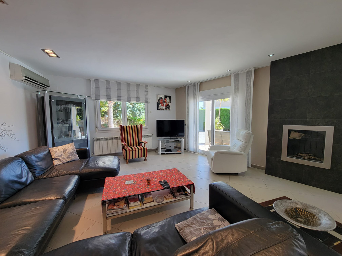 3 Bed Townhouse for sale in Calpe Costa Blanca, Alicante, Spain