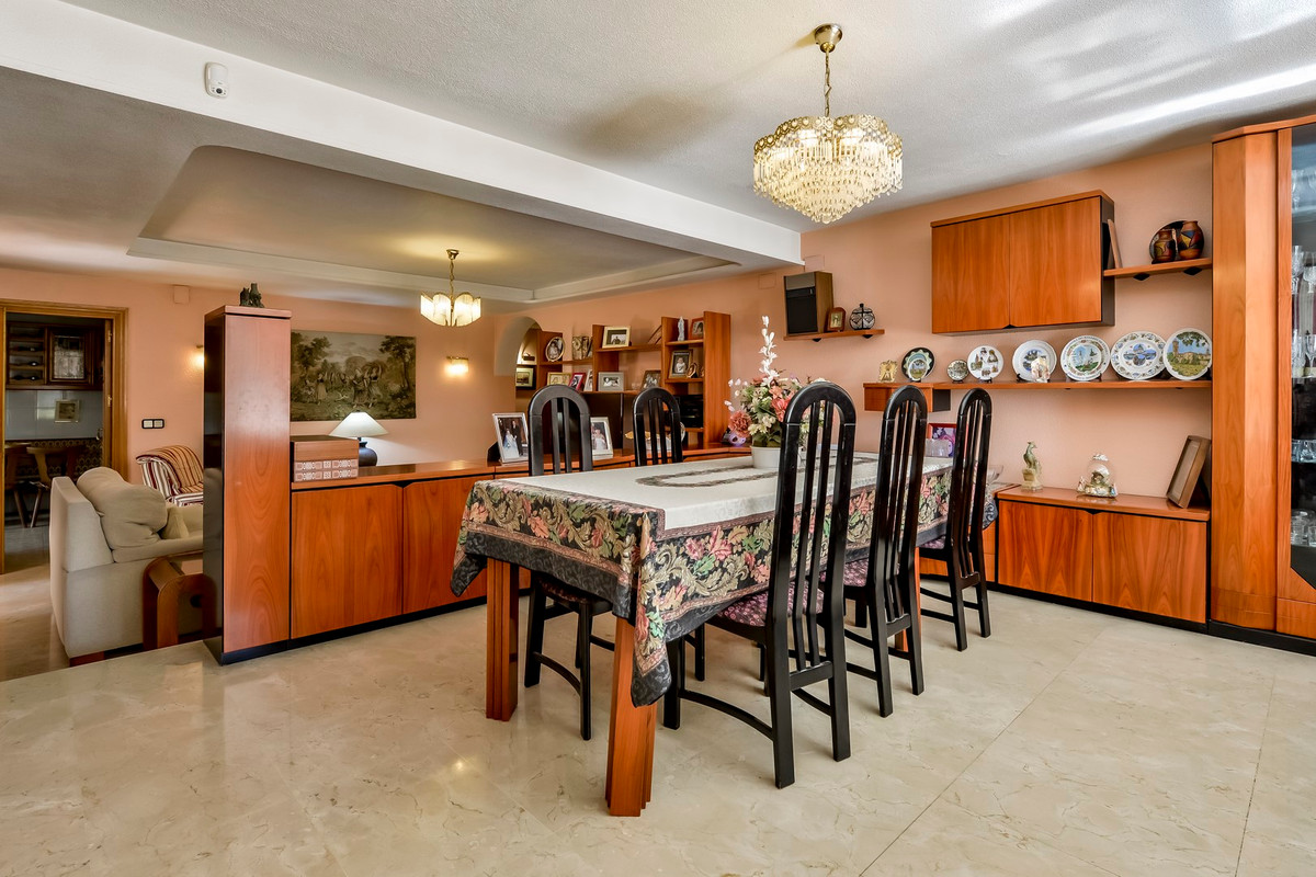 6 Bed Townhouse for sale in Benidorm Costa Blanca, Alicante, Spain