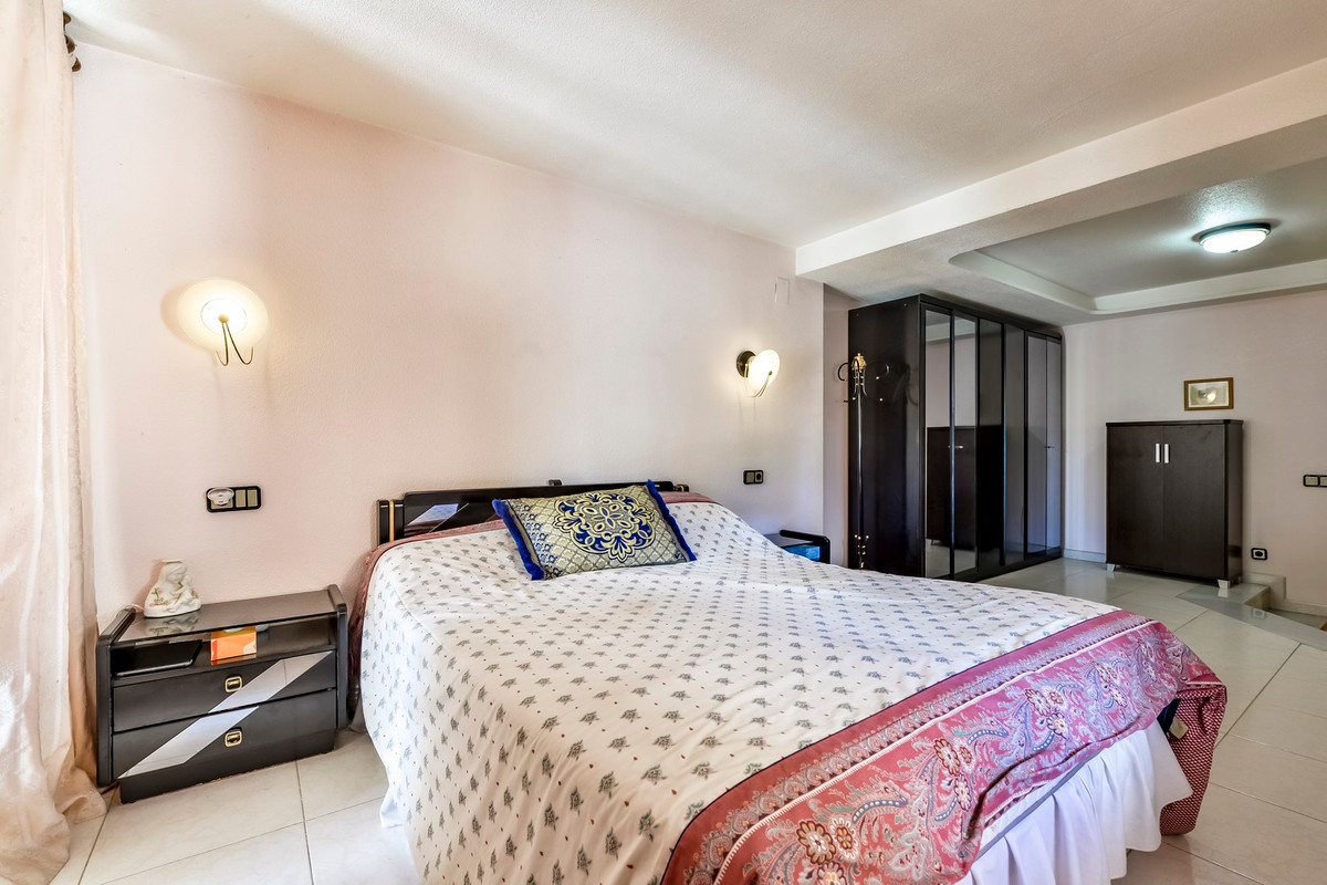 6 Bed Townhouse for sale in Benidorm Costa Blanca, Alicante, Spain