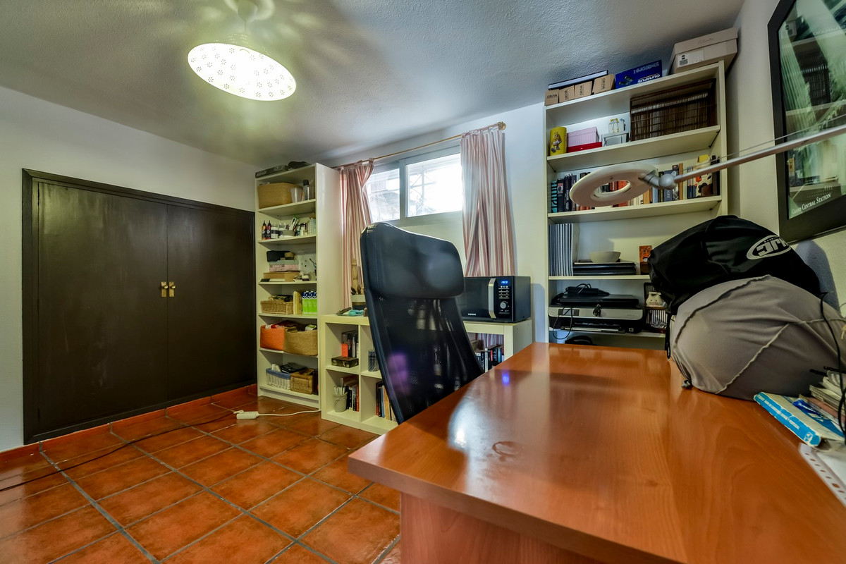 6 Bed Townhouse for sale in Benidorm Costa Blanca, Alicante, Spain