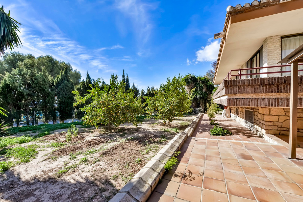 6 Bed Townhouse for sale in Benidorm Costa Blanca, Alicante, Spain