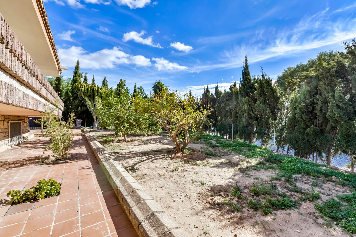6 Bed Townhouse for sale in Benidorm Costa Blanca, Alicante, Spain