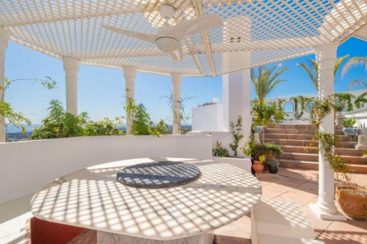 4 Bed Apartment for sale in Marbella Costa Del Sol, Málaga, Spain
