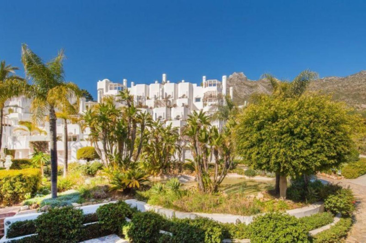 4 Bed Apartment for sale in Marbella Costa Del Sol, Málaga, Spain