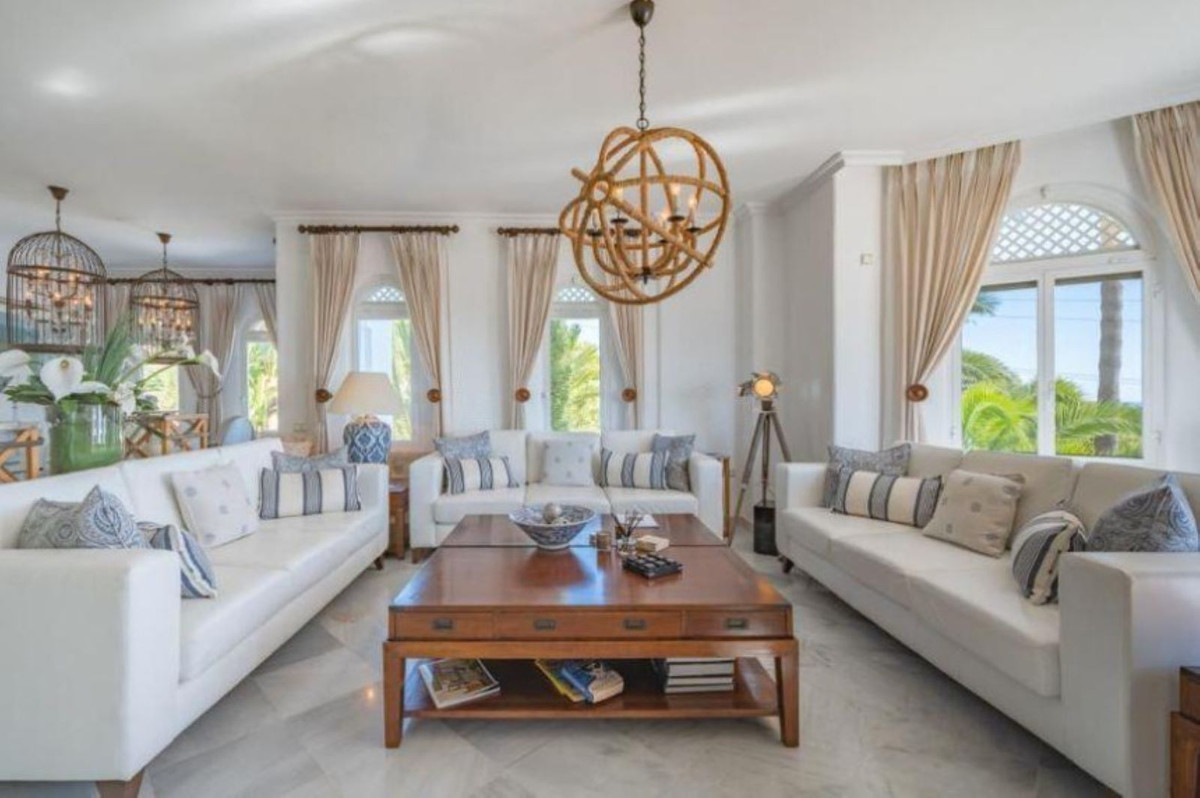 4 Bed Apartment for sale in Marbella Costa Del Sol, Málaga, Spain