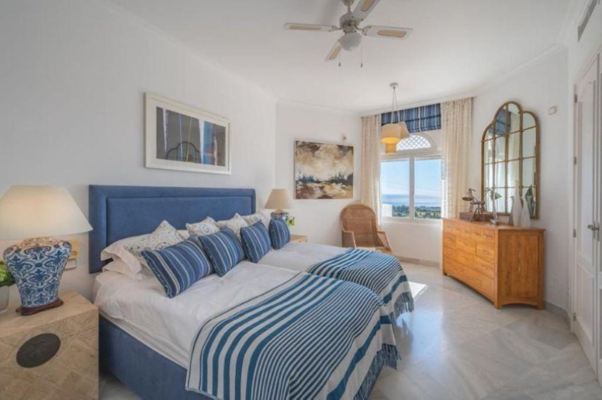 4 Bed Apartment for sale in Marbella Costa Del Sol, Málaga, Spain