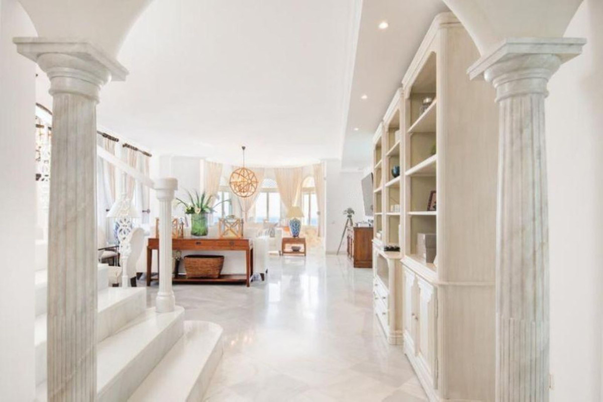 4 Bed Apartment for sale in Marbella Costa Del Sol, Málaga, Spain