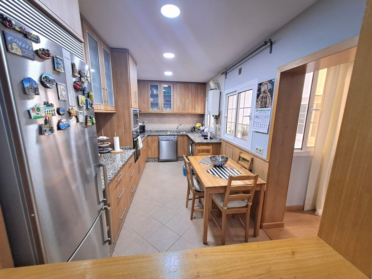 4 Bed Apartment for sale in Fuengirola Costa Del Sol, Málaga, Spain