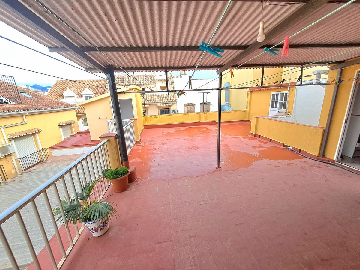 4 Bed Apartment for sale in Fuengirola Costa Del Sol, Málaga, Spain