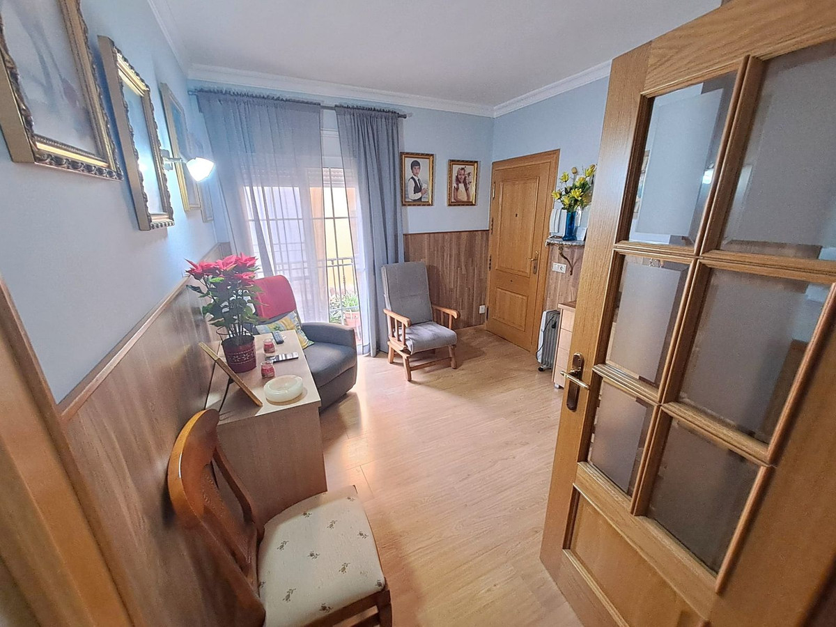 4 Bed Apartment for sale in Fuengirola Costa Del Sol, Málaga, Spain