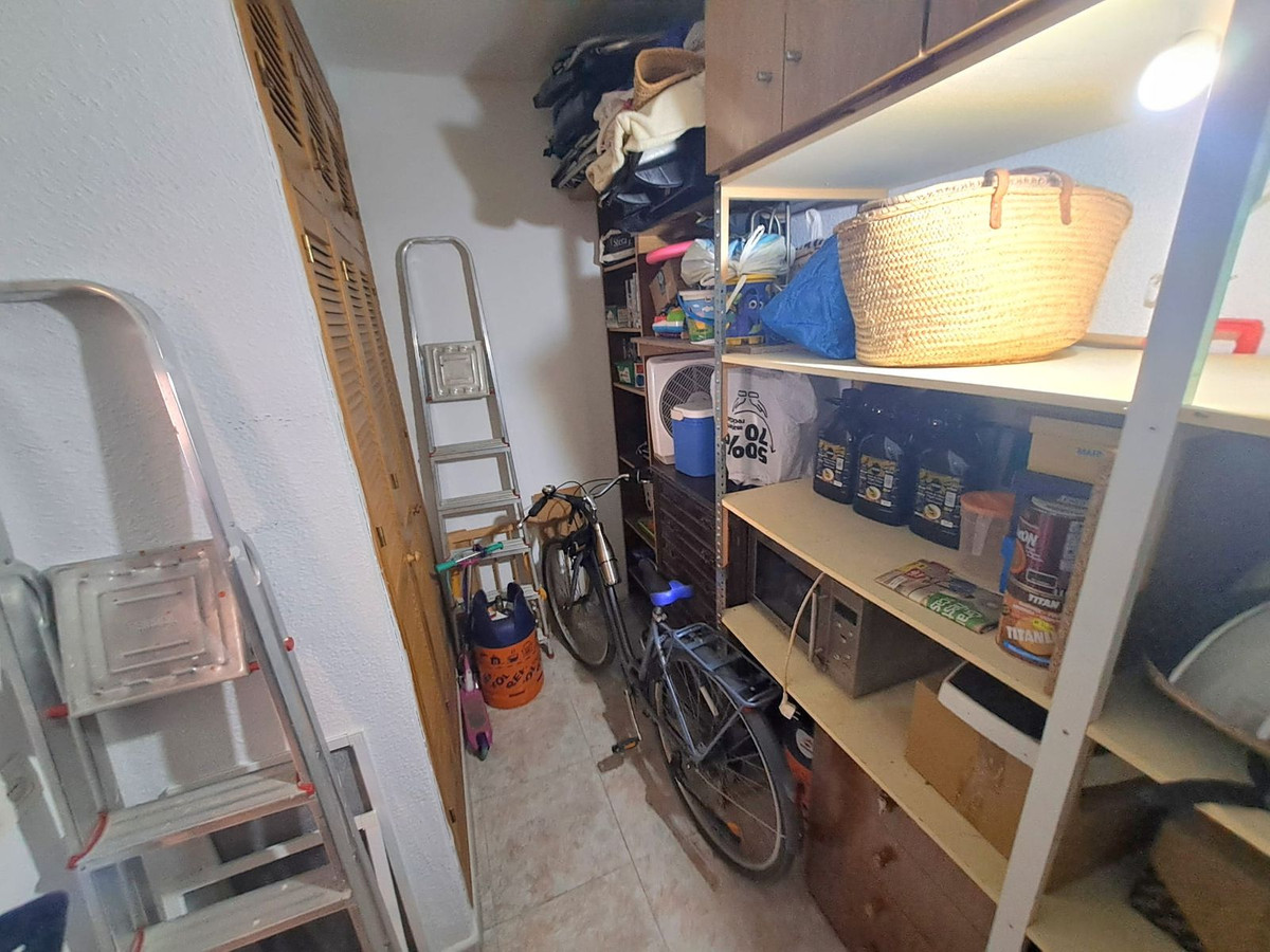 4 Bed Apartment for sale in Fuengirola Costa Del Sol, Málaga, Spain