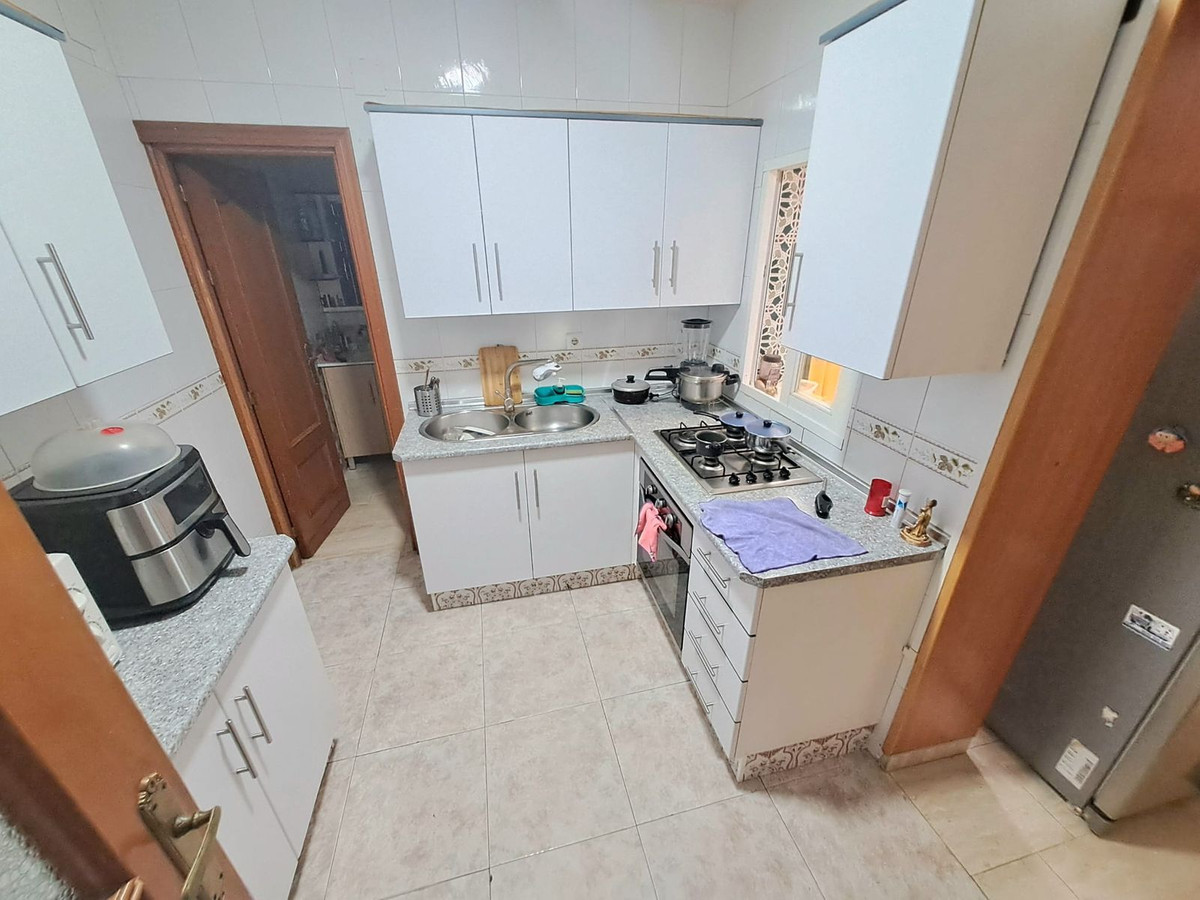 4 Bed Apartment for sale in Fuengirola Costa Del Sol, Málaga, Spain