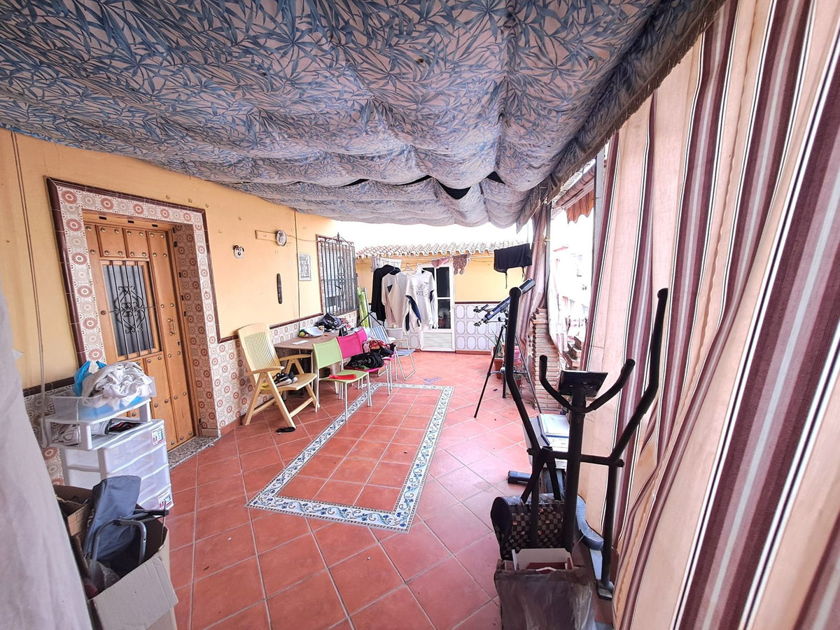 4 Bed Apartment for sale in Fuengirola Costa Del Sol, Málaga, Spain