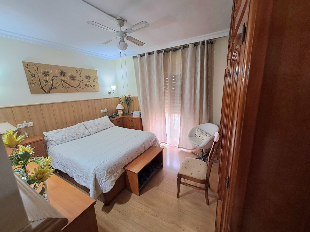 4 Bed Apartment for sale in Fuengirola Costa Del Sol, Málaga, Spain