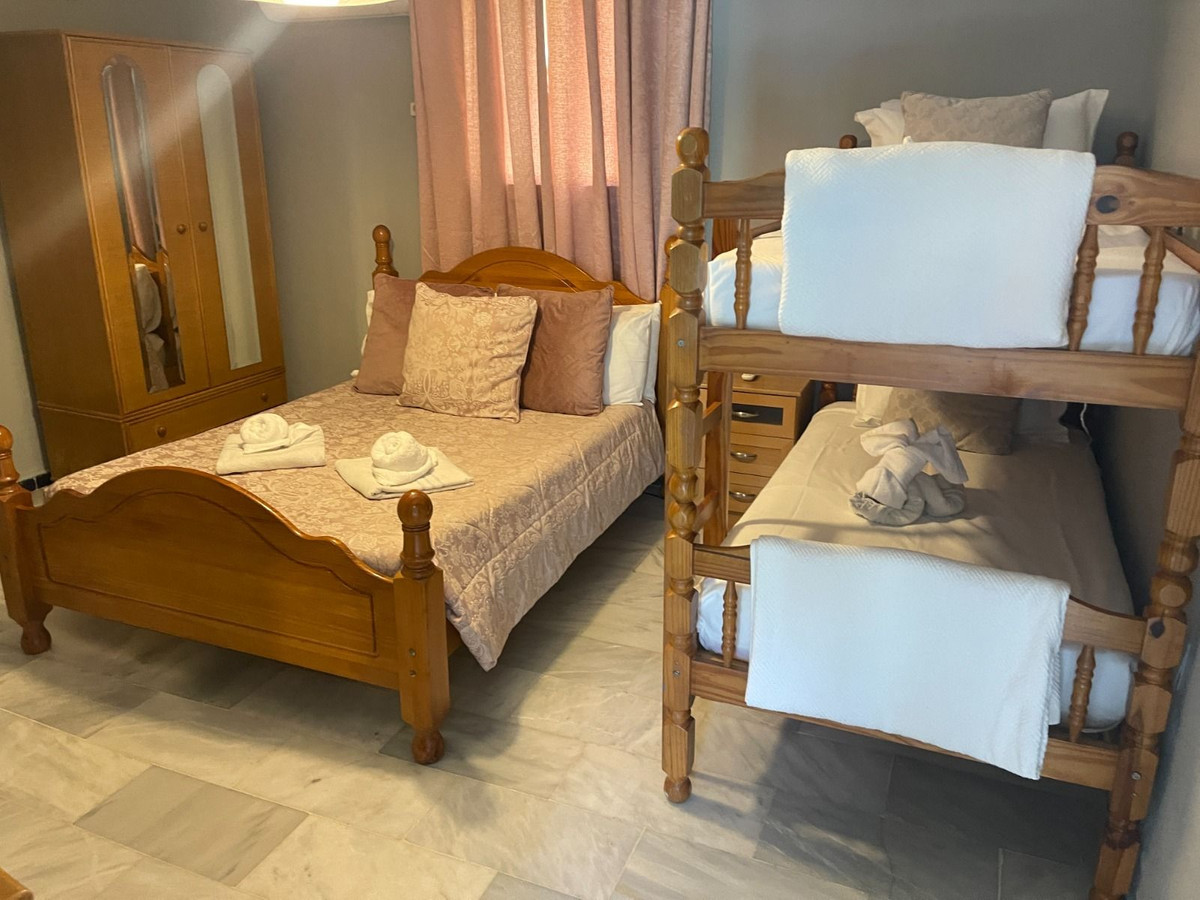 6 Bed Townhouse for sale in El Faro Costa Del Sol, Málaga, Spain