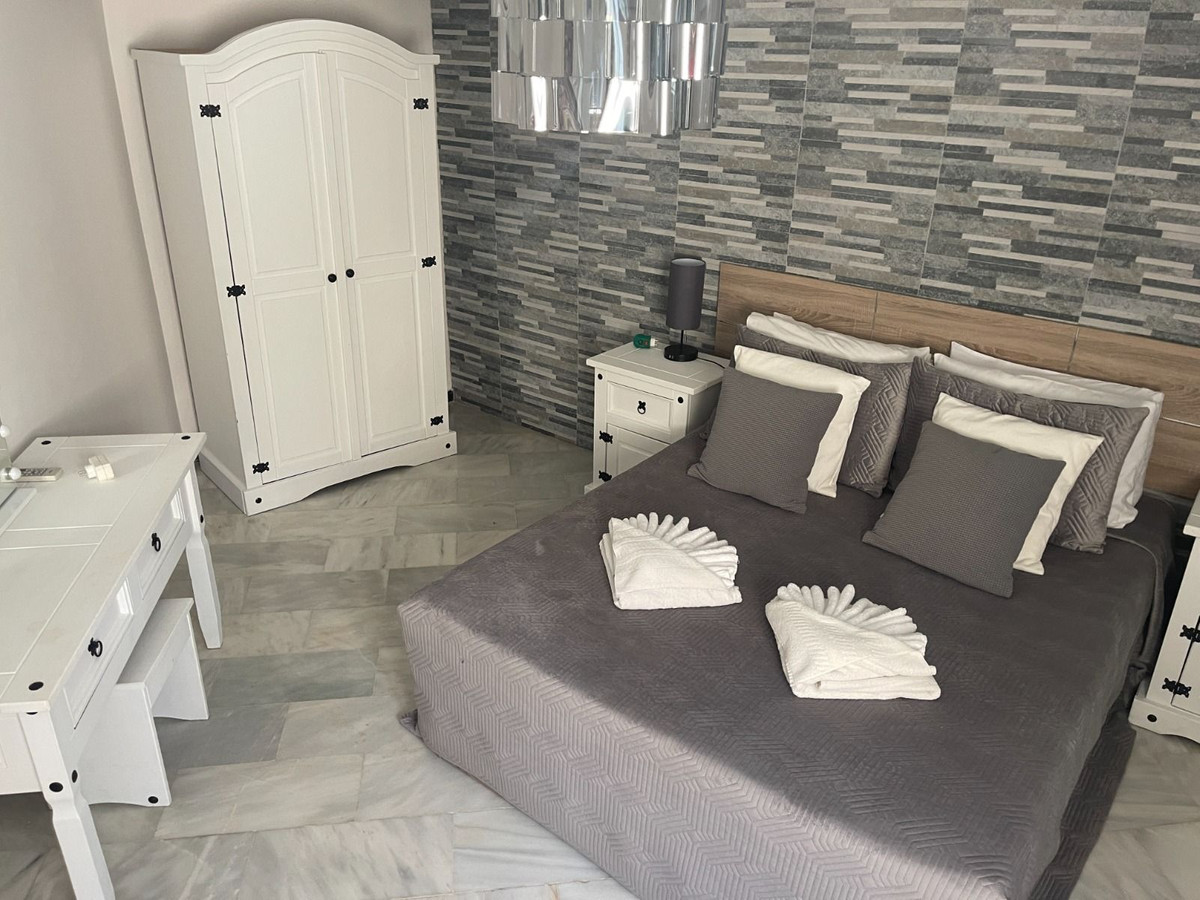 6 Bed Townhouse for sale in El Faro Costa Del Sol, Málaga, Spain