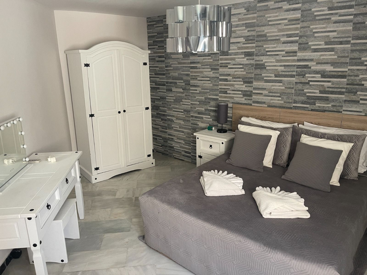 6 Bed Townhouse for sale in El Faro Costa Del Sol, Málaga, Spain